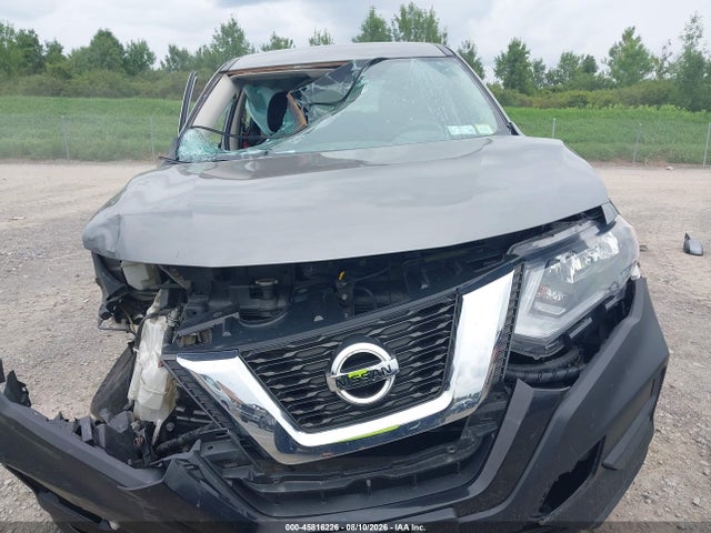2017 Nissan Rogue S მანქანა იყიდება აუქციონზე, vin: JN8AT2MV1HW263334, აუქციონის ნომერი: 45816226