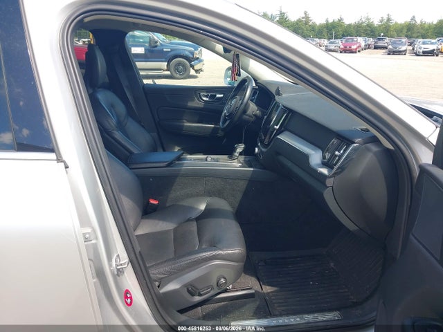 Продаж на аукціоні авто 2018 Volvo Xc60 T6 Momentum, vin: LYVA22RK7JB101040, номер лоту: 45816253