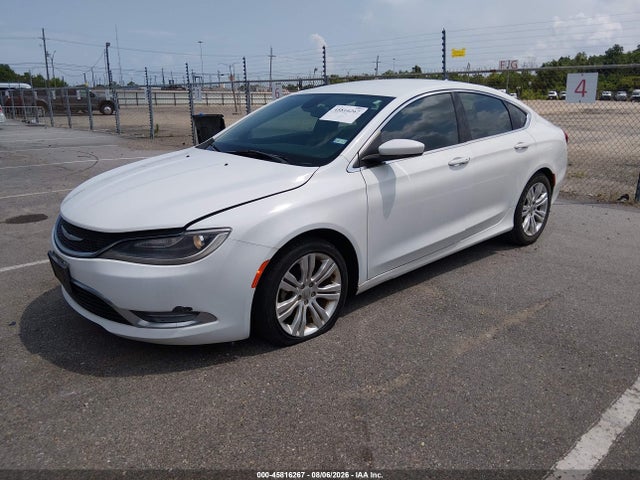 Chrysler 200 Limited 2015 1C3CCCAB0FN753632 Image 2