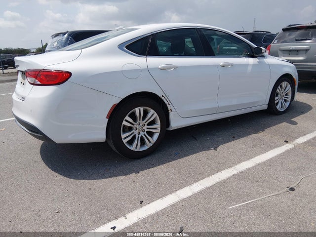 Chrysler 200 Limited 2015 1C3CCCAB0FN753632 Image 4