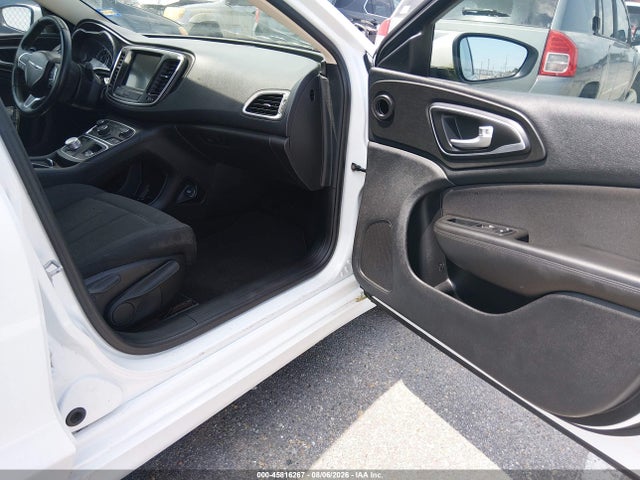 Chrysler 200 Limited 2015 1C3CCCAB0FN753632 Image 5