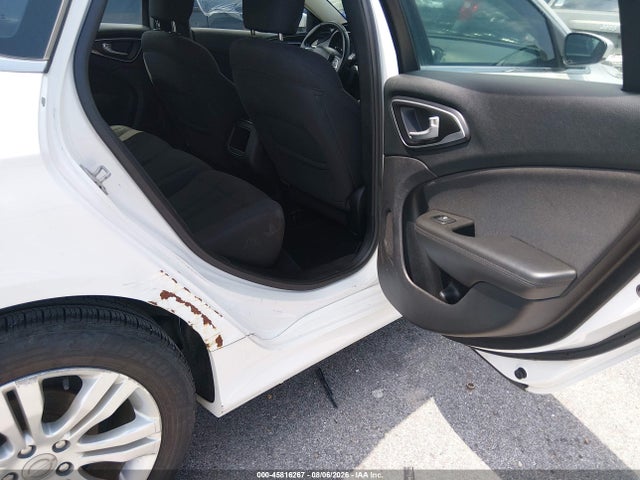 Chrysler 200 Limited 2015 1C3CCCAB0FN753632 Image 8