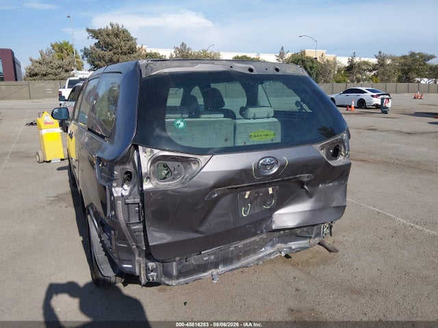 Toyota Sienna L 7 Passenger 2017 5TDZZ3DC6HS852980 Image 6