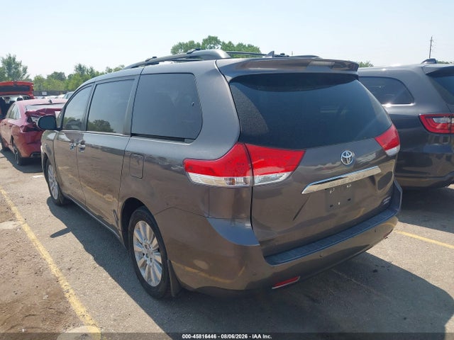 45816446 :رقم المزاد ، 5TDDK3DC7DS067909 vin ، 2013 Toyota Sienna Limited 7 Passenger مزاد بيع