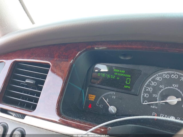 Продажа на аукционе авто 2003 Lincoln Town Car Signature, vin: 1LNHM82W13Y705334, номер лота: 45816466