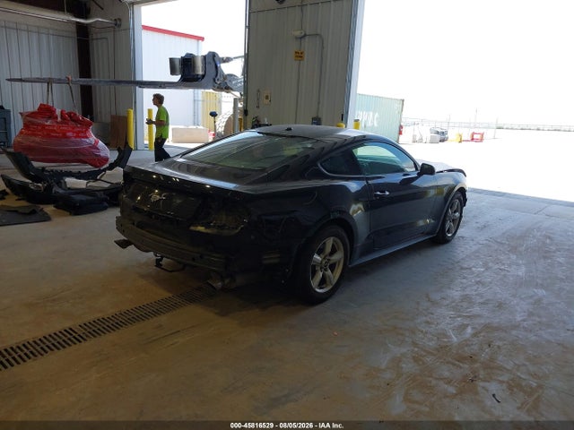Ford Mustang Ecoboost 2019 1FA6P8TH7K5143531 Image 4