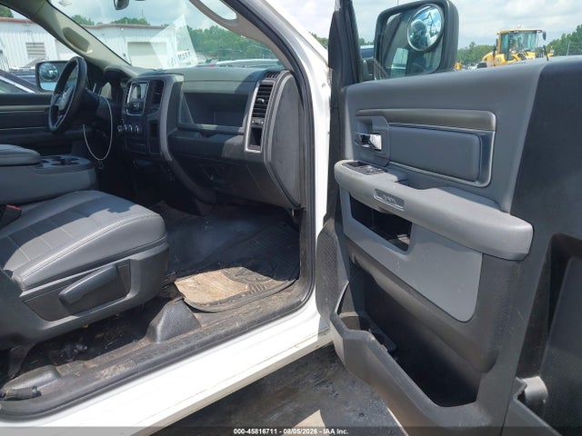 Продажа на аукционе авто 2019 Ram 1500 Classic Tradesman  4x2 8' Box, vin: 3C6JR6DG7KG500991, номер лота: 45816711