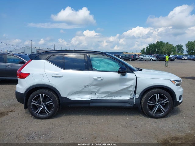 Продажа на аукционе авто 2022 Volvo Xc40 T5 R-design, vin: YV4162UM3N2742851, номер лота: 45816728