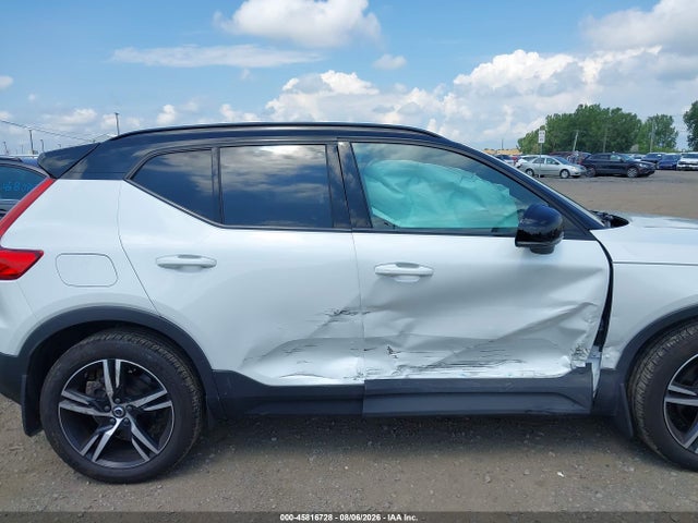 Продажа на аукционе авто 2022 Volvo Xc40 T5 R-design, vin: YV4162UM3N2742851, номер лота: 45816728