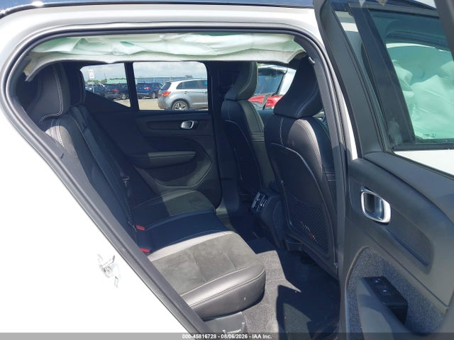 Продажа на аукционе авто 2022 Volvo Xc40 T5 R-design, vin: YV4162UM3N2742851, номер лота: 45816728