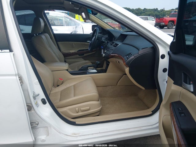45816852 :رقم المزاد ، 1HGCP2F87BA013554 vin ، 2011 Honda Accord 2.4 Ex-l مزاد بيع