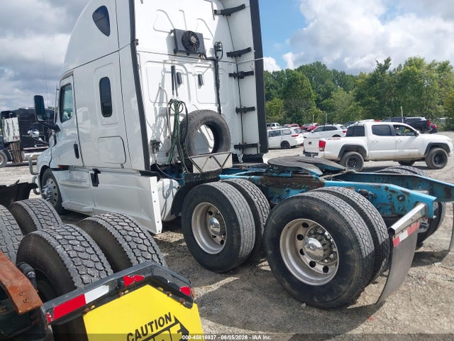 Freightliner New Cascadia 126 2021 1FUJHHDR3MLMK3964 Image 3