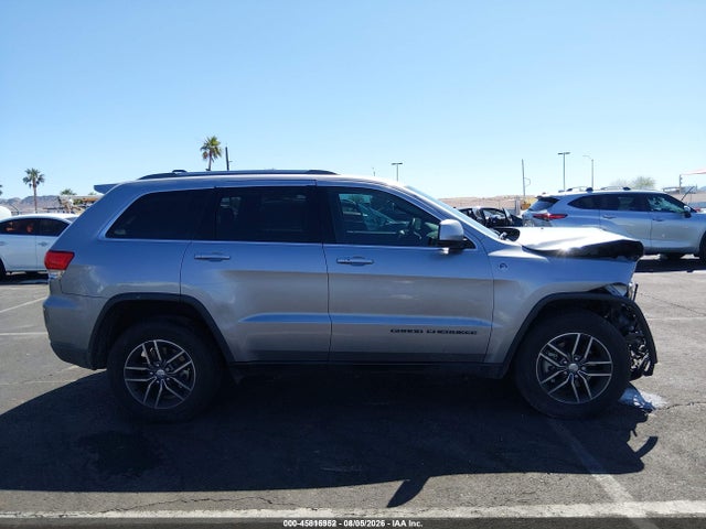 1C4RJFAG6JC401698 Jeep Grand Cherokee Laredo E 4x4