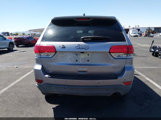 1C4RJFAG6JC401698 Jeep Grand Cherokee Laredo E 4x4
