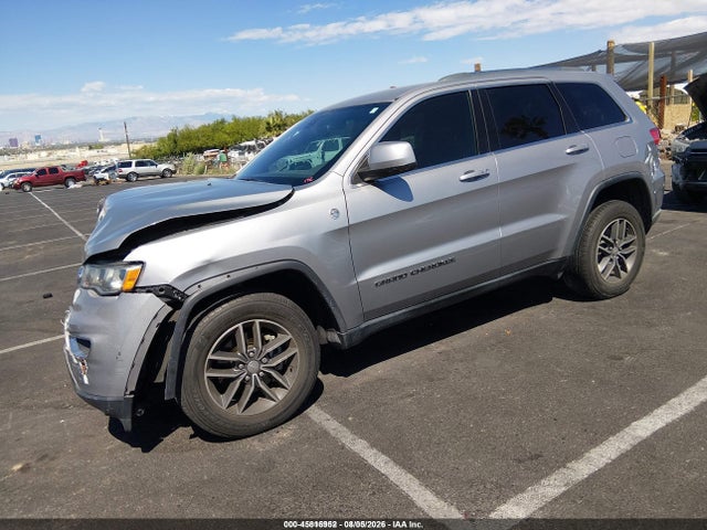 1C4RJFAG6JC401698 Jeep Grand Cherokee Laredo E 4x4
