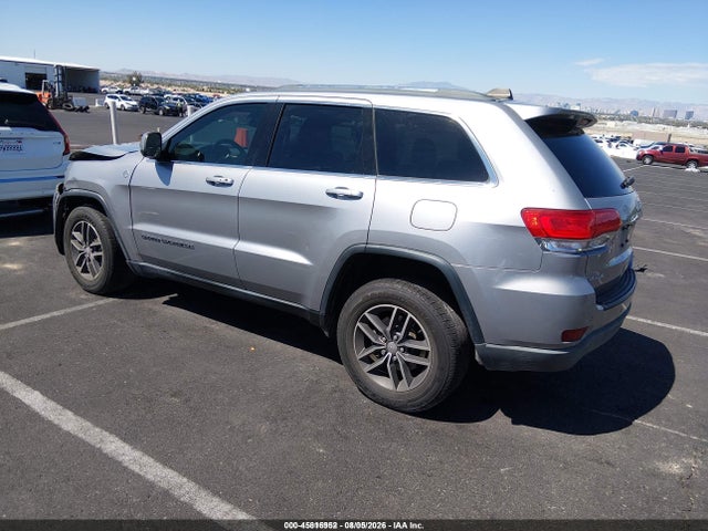 1C4RJFAG6JC401698 Jeep Grand Cherokee Laredo E 4x4