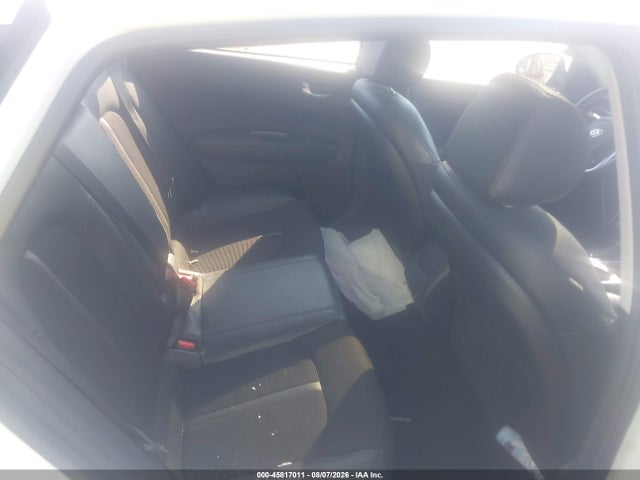 KIA Optima S 2019 5XXGT4L30KG290969 Image 8