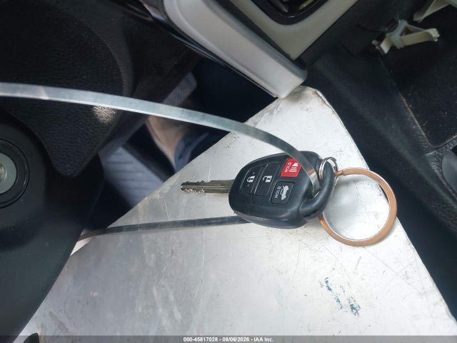 5YFBURHE8HP674223 Toyota COROLLA LE