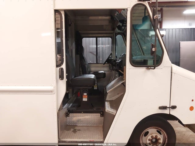 1FC3E3KS2HDC62993 Ford E-350 Stripped