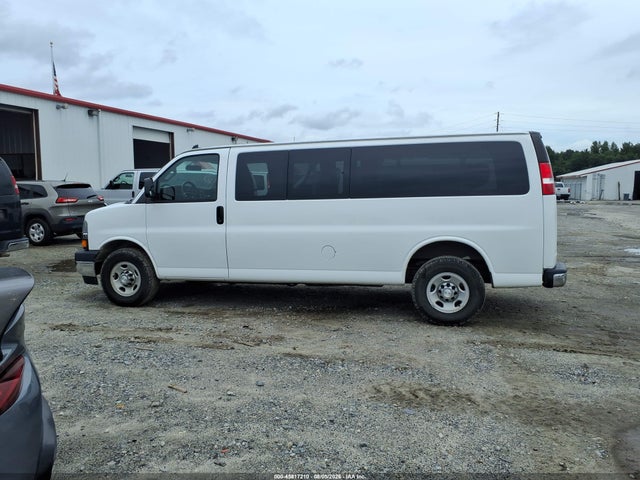Продажа на аукционе авто 2017 Chevrolet Express 3500 Lt, vin: 1GAZGPFFXH1333957, номер лота: 45817210