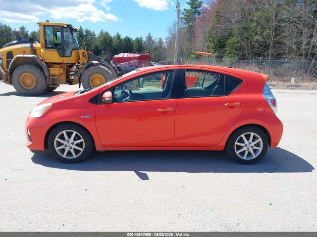 45817409 :رقم المزاد ، JTDKDTB34D1042418 vin ، 2013 Toyota Prius C Three مزاد بيع