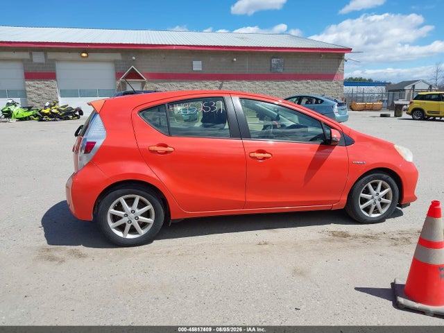45817409 :رقم المزاد ، JTDKDTB34D1042418 vin ، 2013 Toyota Prius C Three مزاد بيع