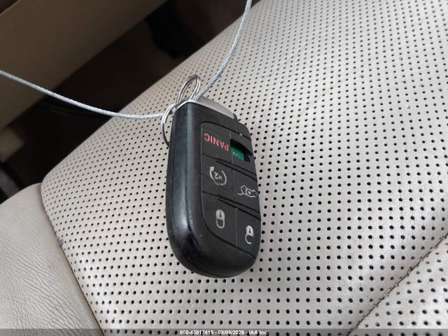 2014 Jeep Grand Cherokee Overland მანქანა იყიდება აუქციონზე, vin: 1C4RJECG5EC523725, აუქციონის ნომერი: 45817419