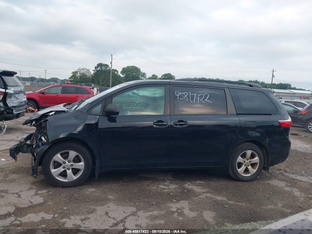 45817422 :رقم المزاد ، 5TDKK3DC6FS540967 vin ، 2015 Toyota Sienna Le 8 Passenger مزاد بيع