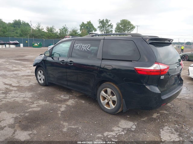 45817422 :رقم المزاد ، 5TDKK3DC6FS540967 vin ، 2015 Toyota Sienna Le 8 Passenger مزاد بيع