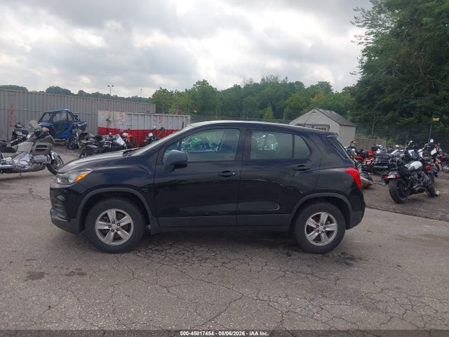 3GNCJNSB5KL345009 Chevrolet TRAX LS