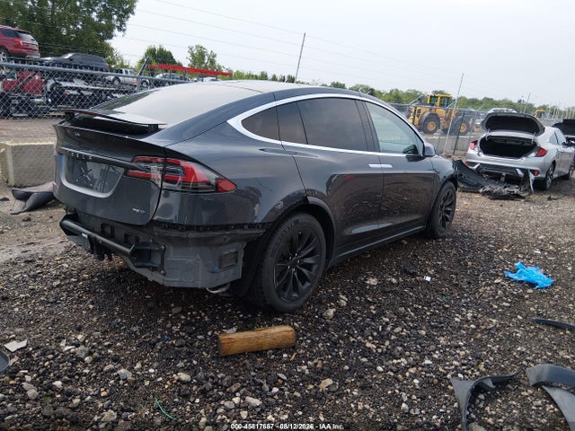 Продаж на аукціоні авто 2016 Tesla Model X 60d/70d/75d/90d/p100d, vin: 5YJXCBE29GF014373, номер лоту: 45817687