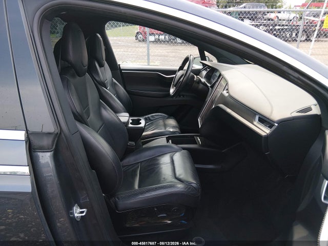 Продаж на аукціоні авто 2016 Tesla Model X 60d/70d/75d/90d/p100d, vin: 5YJXCBE29GF014373, номер лоту: 45817687