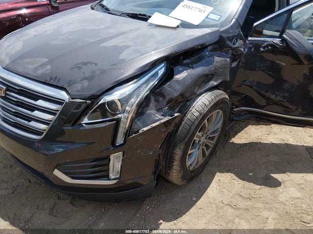 45817703 :رقم المزاد ، 1GYKNDRS0JZ209266 vin ، 2018 Cadillac Xt5 Luxury مزاد بيع