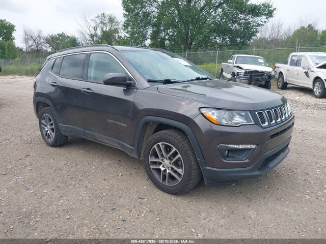 45817935 :رقم المزاد ، 3C4NJDBB0JT117509 vin ، 2018 Jeep Compass Latitude 4x4 مزاد بيع
