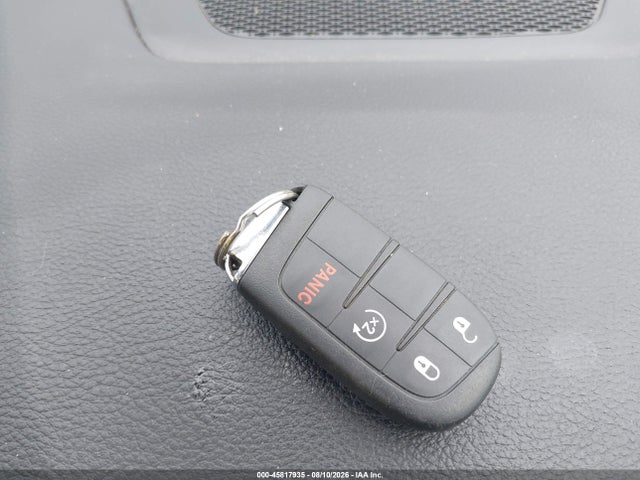 45817935 :رقم المزاد ، 3C4NJDBB0JT117509 vin ، 2018 Jeep Compass Latitude 4x4 مزاد بيع