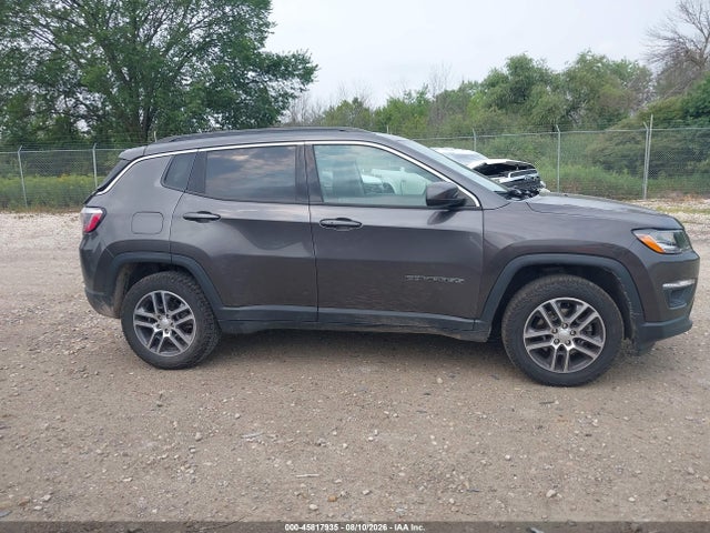 45817935 :رقم المزاد ، 3C4NJDBB0JT117509 vin ، 2018 Jeep Compass Latitude 4x4 مزاد بيع