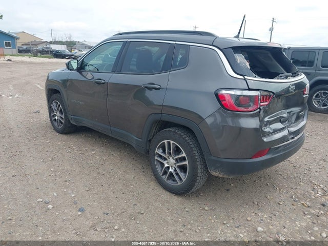 45817935 :رقم المزاد ، 3C4NJDBB0JT117509 vin ، 2018 Jeep Compass Latitude 4x4 مزاد بيع