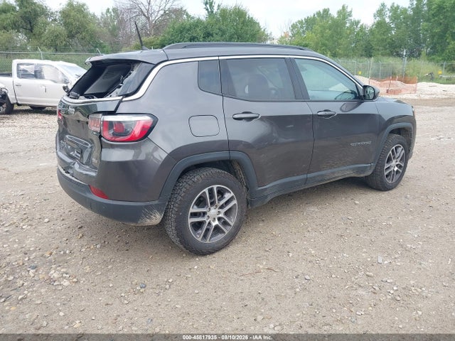 45817935 :رقم المزاد ، 3C4NJDBB0JT117509 vin ، 2018 Jeep Compass Latitude 4x4 مزاد بيع
