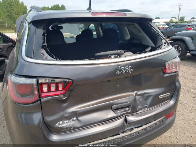 45817935 :رقم المزاد ، 3C4NJDBB0JT117509 vin ، 2018 Jeep Compass Latitude 4x4 مزاد بيع