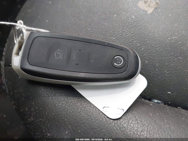 45818069 :رقم المزاد ، 1FMCU9JX1GUB72487 vin ، 2016 Ford Escape Titanium مزاد بيع
