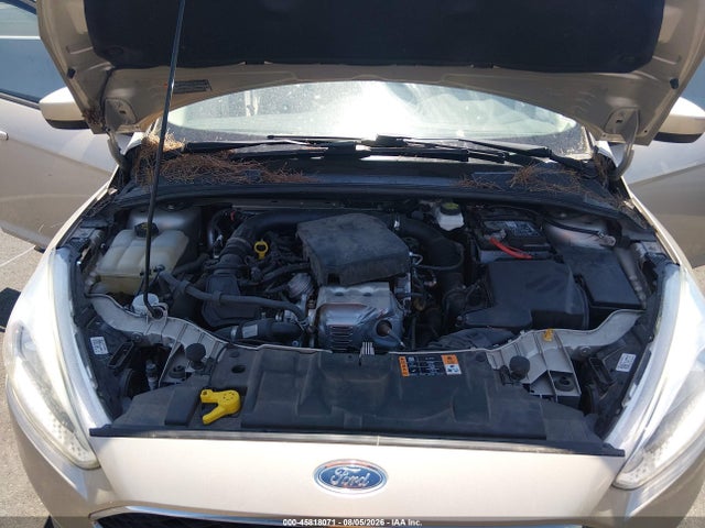 Ford FOCUS SE 2018 1FADP3FE3JL304091 Image 10