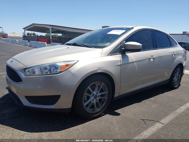 Ford FOCUS SE 2018 1FADP3FE3JL304091 Image 2