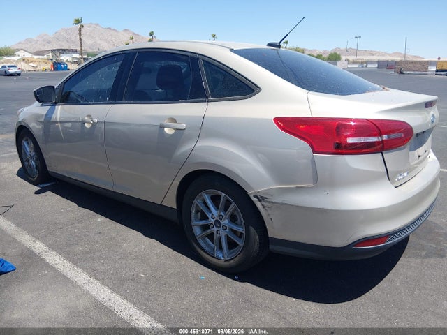 Ford FOCUS SE 2018 1FADP3FE3JL304091 Image 3