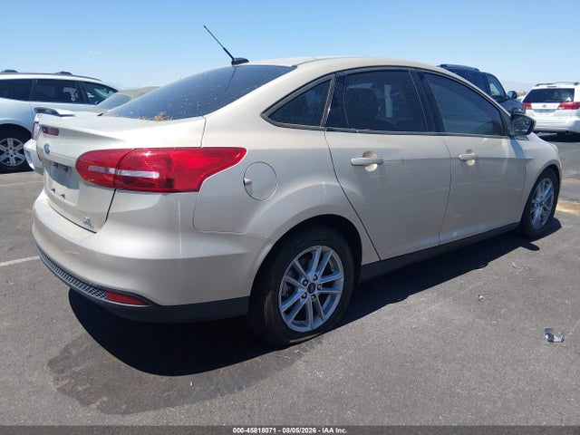 Ford FOCUS SE 2018 1FADP3FE3JL304091 Image 4