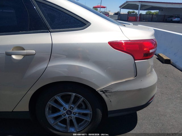 Ford FOCUS SE 2018 1FADP3FE3JL304091 Image 6