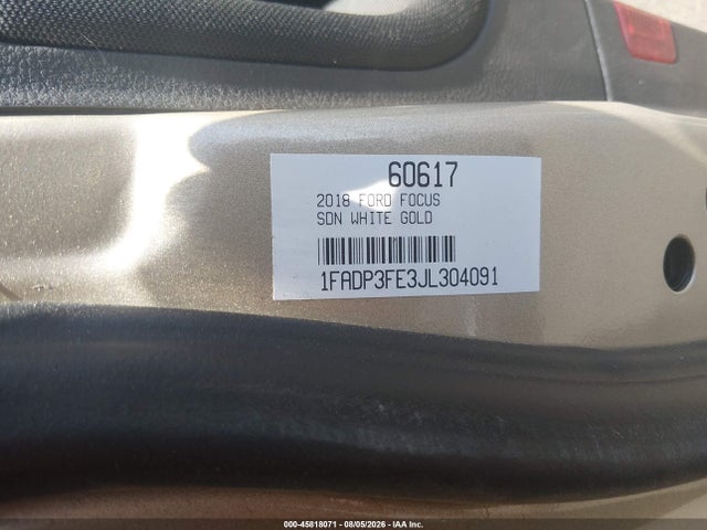 Ford FOCUS SE 2018 1FADP3FE3JL304091 Image 9