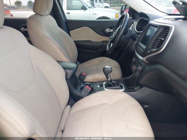 45818073 :رقم المزاد ، 1C4PJLCB5GW324868 vin ، 2016 Jeep Cherokee Latitude مزاد بيع