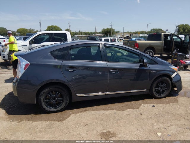 Toyota Prius Three 2015 JTDKN3DU7F1875703 Image 13