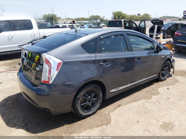 Toyota Prius Three 2015 JTDKN3DU7F1875703 Image 4