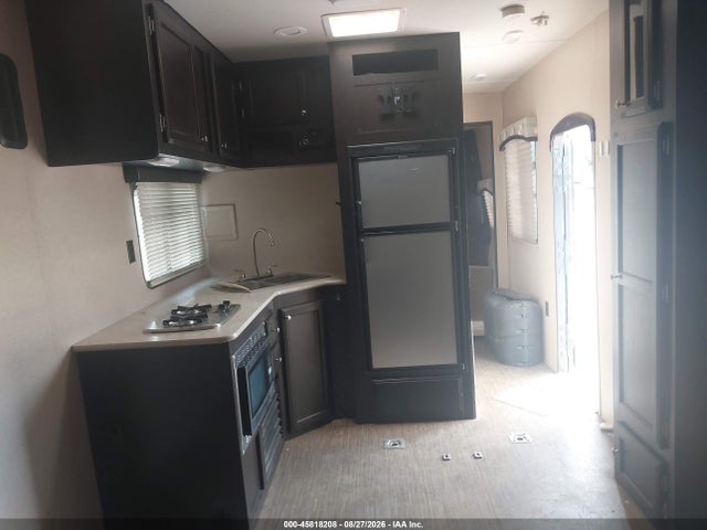 45818208 :رقم المزاد ، 1UJBJSBP5G1V30061 vin ، 2016 Jayco Other مزاد بيع